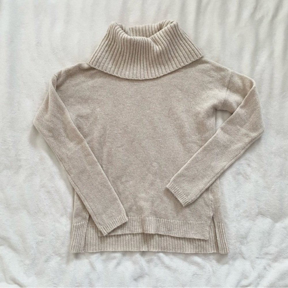 GAP Oatmeal Cream High Turtleneck Wool Sweater